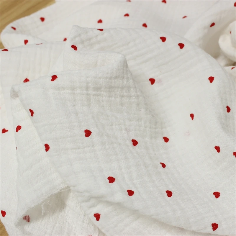 Baby Clothing For Sleep - ผ้าฝ้ายเนื้อนุ่มลายหัวใจสีแดงน่ารัก ขนาด 135x50 ซม. สำหรับทำเสื้อผ้าเด็ก ผ้าปูที่นอน